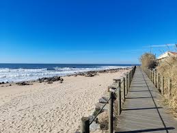 Corpo de homem encontrado a boiar na Praia de Valadares, em Gaia Corpo de homem encontrado a boiar na Praia de Valadares, em Gaia