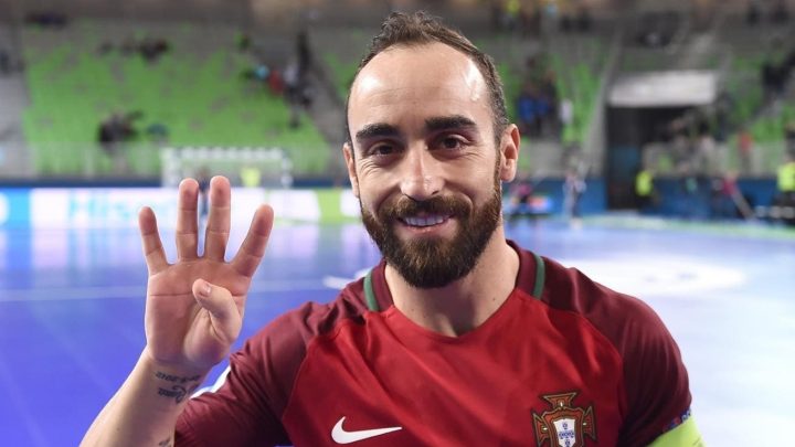 Ricardinho anuncia o fim de uma carreira lendária no futsal