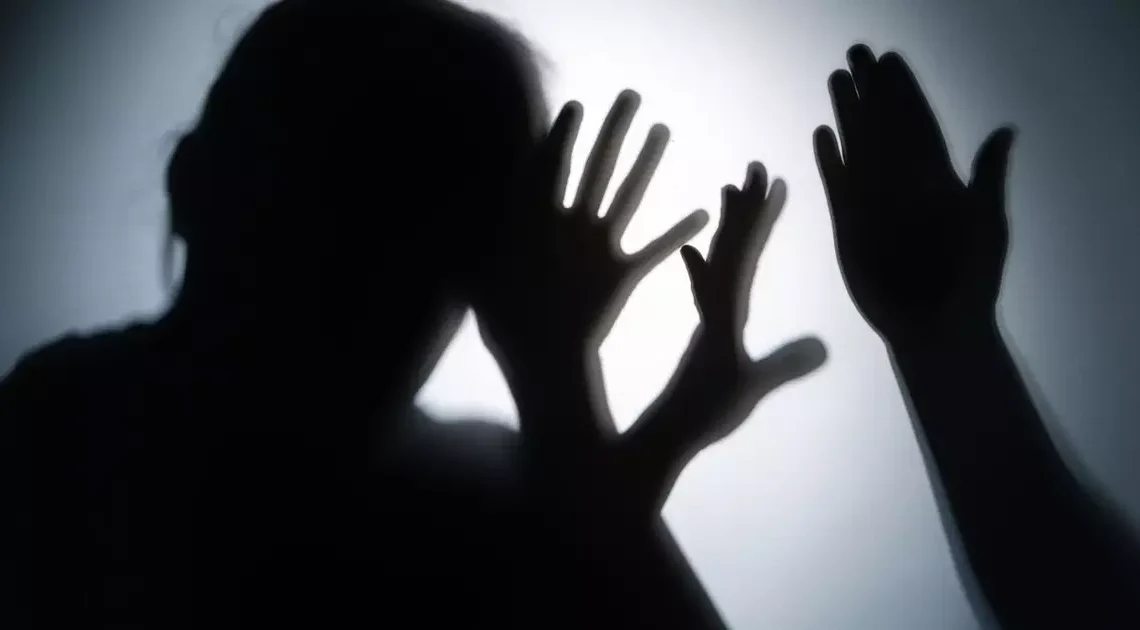 Homem de 43 anos detido no Porto por violência doméstica Homem de 43 anos detido no Porto por violência doméstica