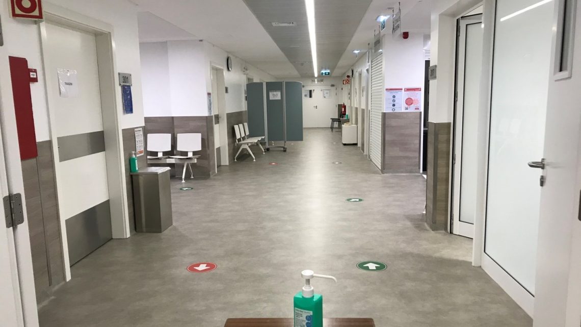 Homem mata mulher durante surto psicótico em unidade de saúde do Porto Homem mata mulher durante surto psicótico em unidade de saúde do Porto