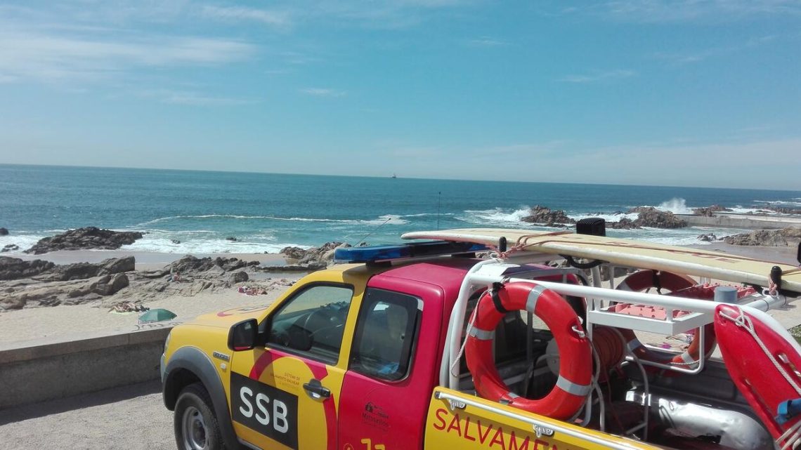 Capitania do Porto de Leixões resgata dois nadadores em dificuldades no mar de Leça da Palmeira, Matosinhos Capitania do Porto de Leixões resgata dois nadadores em dificuldades no mar de Leça da Palmeira, Matosinhos