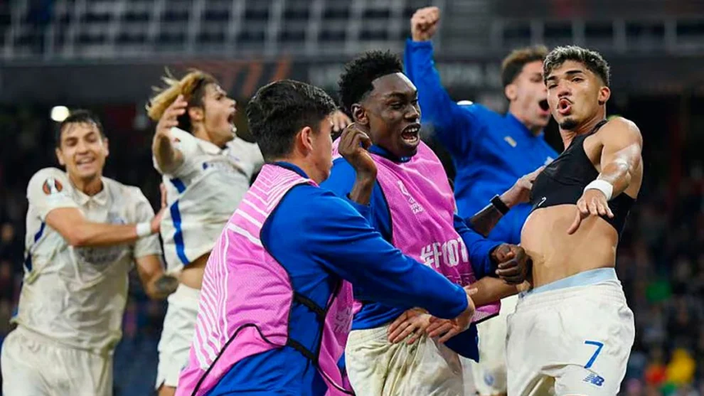 Golo nos descontos dá triunfo ao FC Porto na estreia da Liga Europa Golo nos descontos dá triunfo ao FC Porto na estreia da Liga Europa