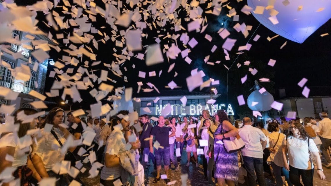 Milhares de pessoas celebraram a Noite Branca em Oliveira de Azeméis Milhares de pessoas celebraram a Noite Branca em Oliveira de Azeméis