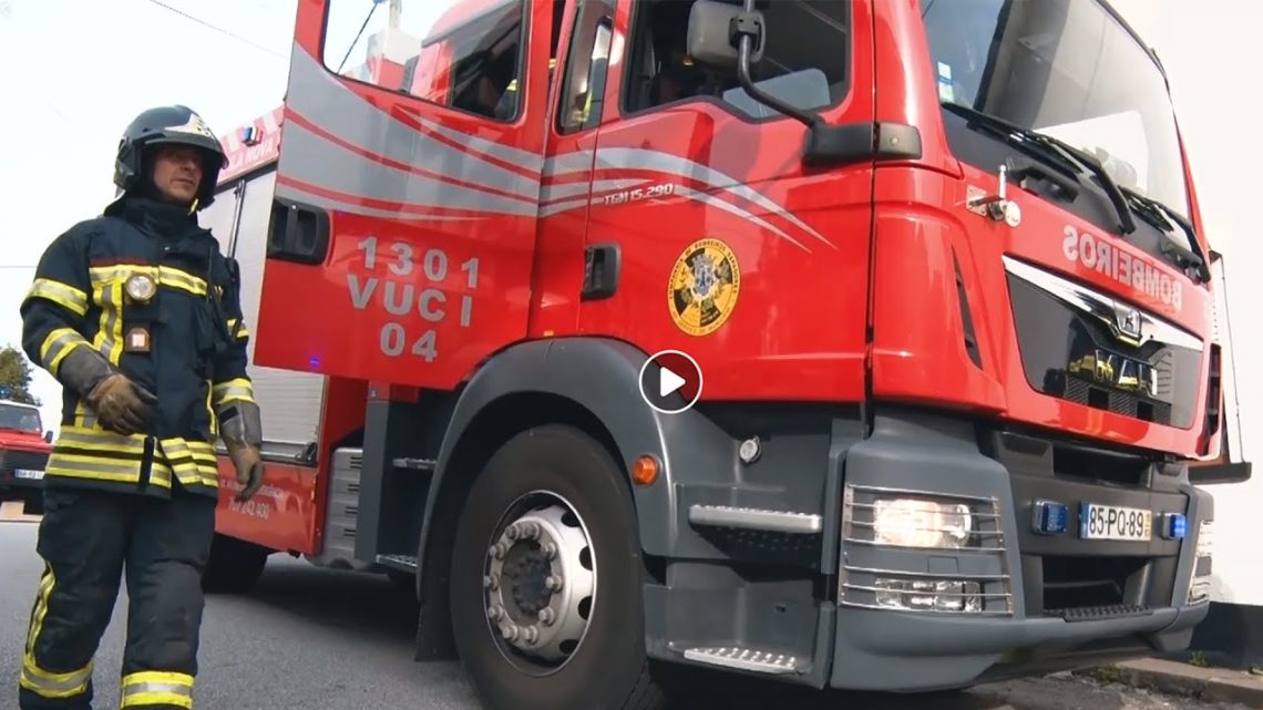 Incêndio em prédio de seis andares em Gaia provoca três feridos ligeiros Incêndio em prédio de seis andares em Gaia provoca três feridos ligeiros