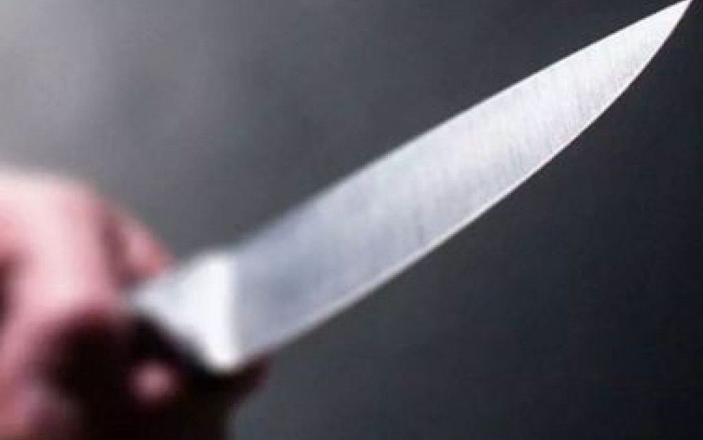 Jovem de 18 anos esfaqueado em Vila Nova de Gaia por companheiro da ex-namorada Jovem de 18 anos esfaqueado em Vila Nova de Gaia por companheiro da ex-namorada