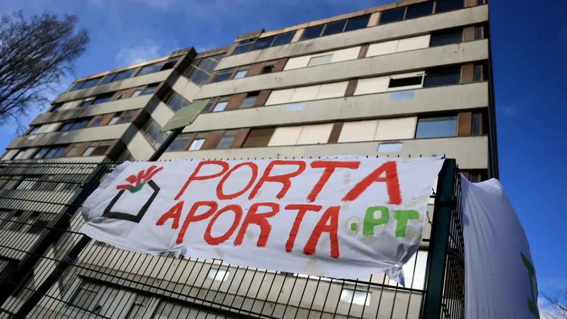 Movimento Porta a Porta critica medidas do Governo para a habitação e anuncia ações de luta Movimento Porta a Porta critica medidas do Governo para a habitação e anuncia ações de luta