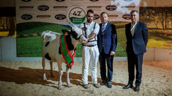 Ministro Fernando Alexandre entrega prémios do 42.º Concurso Holstein Frísia na Póvoa de Varzim