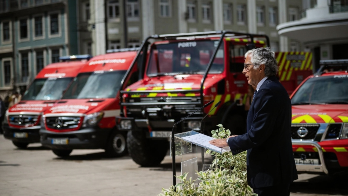 Parlamento presta homenagem aos 150 anos dos Bombeiros Voluntários do Porto Parlamento presta homenagem aos 150 anos dos Bombeiros Voluntários do Porto