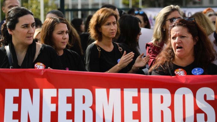 Enfermeiros e técnicos auxiliares de saúde em greve por melhores horários e progressão nas carreiras