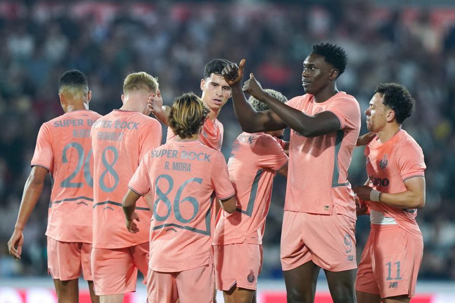 FC Porto avança na Taça de Portugal com goleada e hat-trick de Samu (4-0 ao Celoricense) FC Porto avança na Taça de Portugal com goleada e hat-trick de Samu (4-0 ao Celoricense)