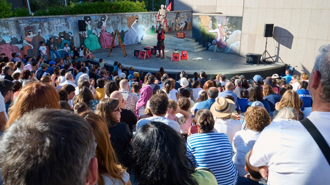 Riso e crítica social marcaram o 3.º dia do Festival de Teatro Cómico da Maia Riso e crítica social marcaram o 3.º dia do Festival de Teatro Cómico da Maia