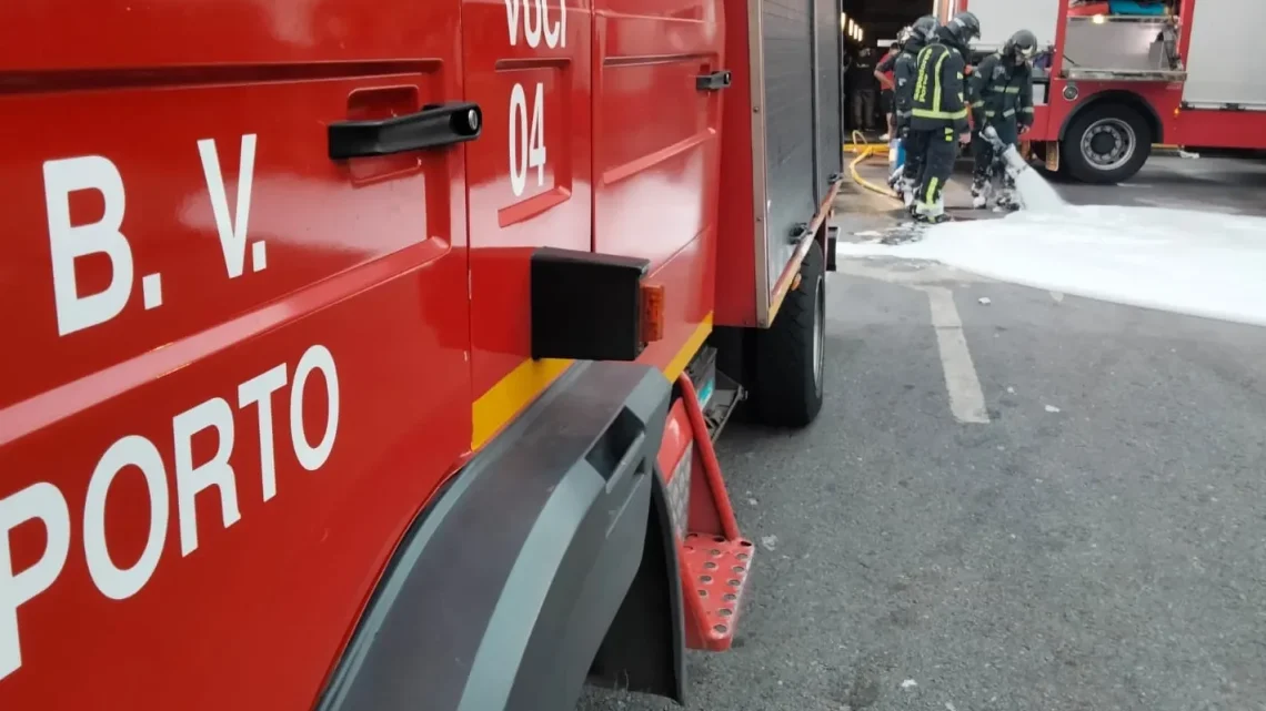 Pai do líder da claque Super Dragões, Fernando Madureira, responde em tribunal por suspeitas de desvio de fundos dos bombeiros do Porto Pai do líder da claque Super Dragões, Fernando Madureira, responde em tribunal por suspeitas de desvio de fundos dos bombeiros do Porto