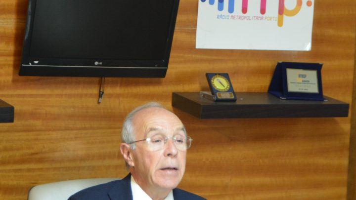 Luís Marques Mendes visita a Rádio Metropolitana Porto em plena pré-campanha presidencial
