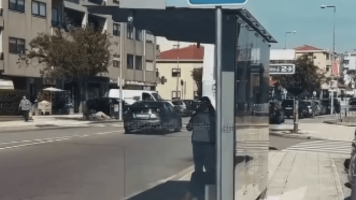 Matosinhos inicia colocação de novos abrigos nas paragens após meses de espera