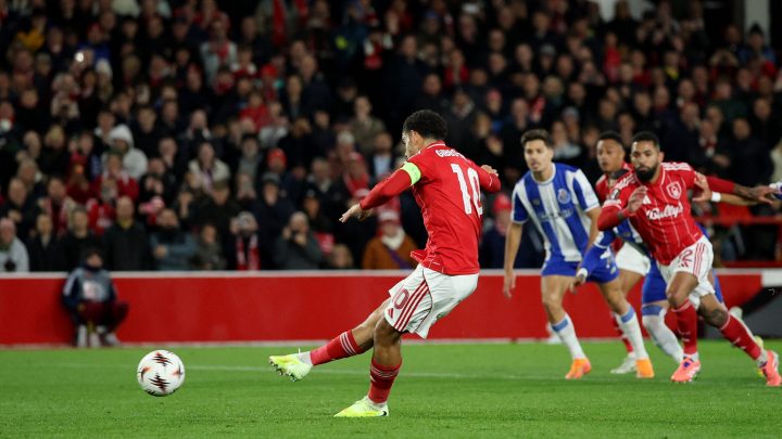 FC Porto sofre primeira derrota da época com o Nottingham Forest para Europa League