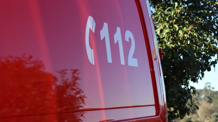 Quatro feridos graves em colisão entre pesado e ligeiro na A28 em Matosinhos