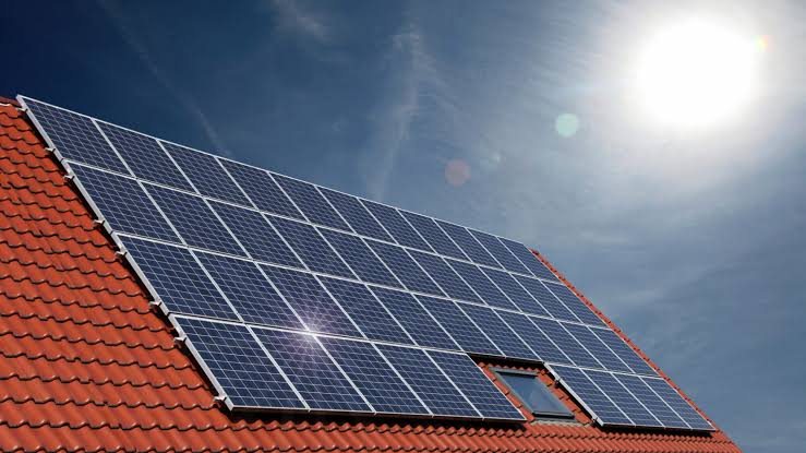 Cerca de 300 famílias do Grande Porto vão reduzir fatura de energia com painéis solares gratuitos Cerca de 300 famílias do Grande Porto vão reduzir fatura de energia com painéis solares gratuitos