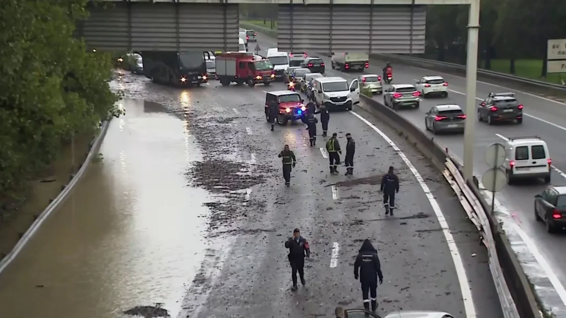 Chuva intensa provoca dezenas de inundações no Grande Porto, sem registo de gravidade Chuva intensa provoca dezenas de inundações no Grande Porto, sem registo de gravidade