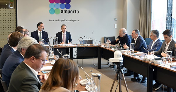 Conselho Metropolitano do Porto impede ilegalmente acesso de jornalistas à reunião inaugural