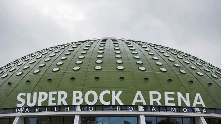 Livro “Super Bock Arena – Pavilhão Rosa Mota” celebra seis anos da reabertura do emblemático espaço do Porto
