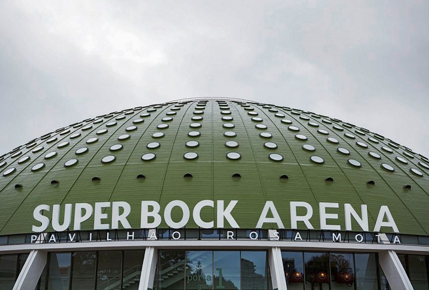 Livro “Super Bock Arena – Pavilhão Rosa Mota” celebra seis anos da reabertura do emblemático espaço do Porto