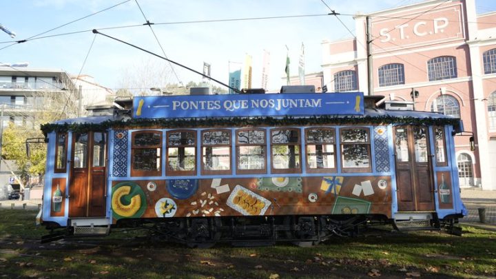 Elétrico de Natal regressa ao Porto com encontros e tradições à volta da mesa