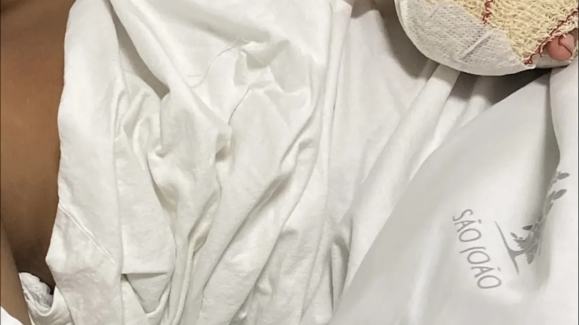 Criança de nove anos tem dedos amputados por colegas numa escola de Cinfães