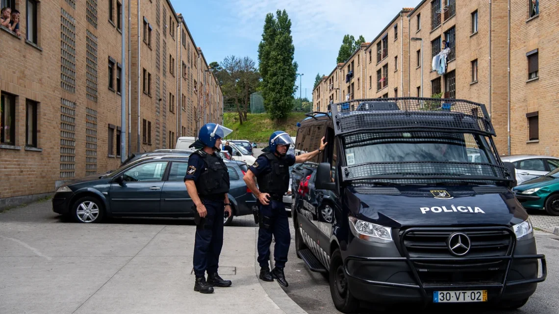 Três detidos após cinco dias de policiamento reforçado nos bairros da Pasteleira e Pinheiro Torres, no Porto