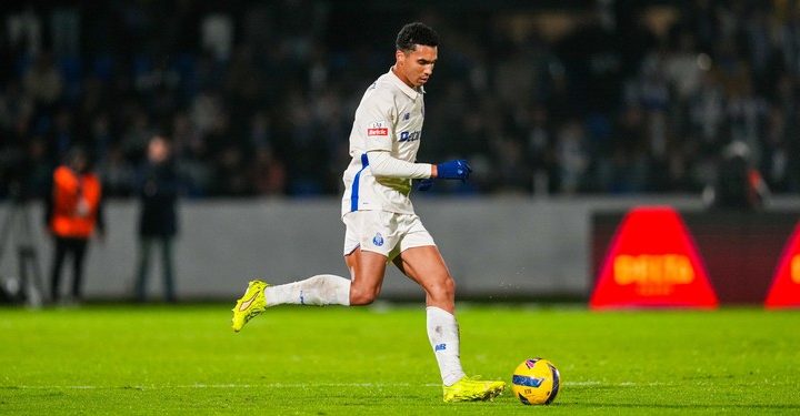 FC Porto vence Alverca por 3-0 e mantém liderança isolada da Liga