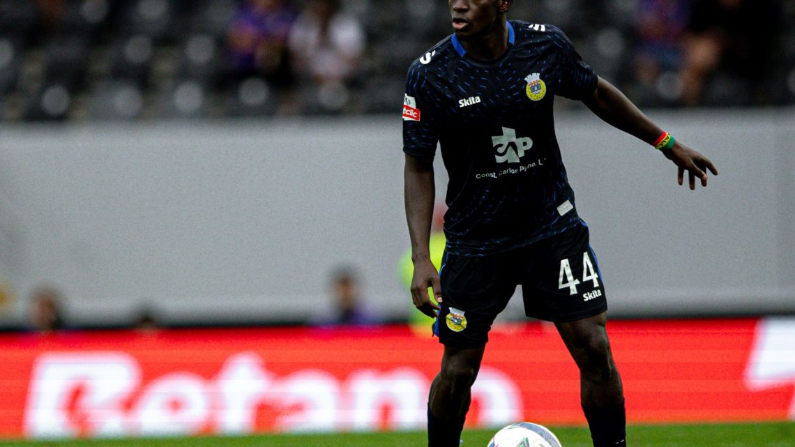 FC Arouca derrota-se com Estrela da Amadora em jogo marcado por expulsões