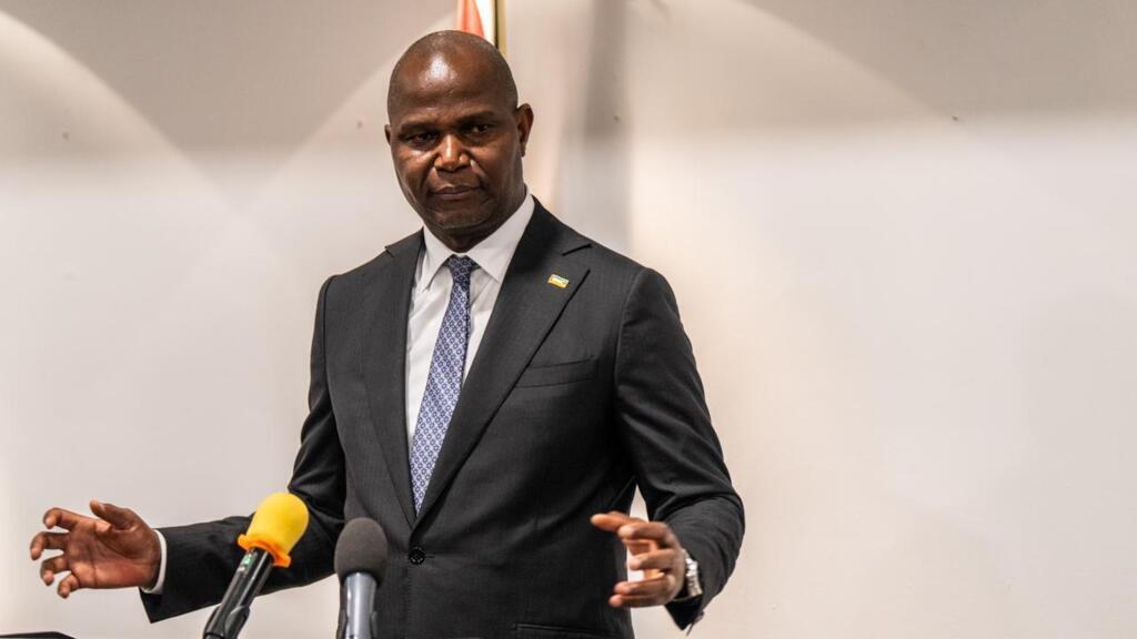 Presidente de Moçambique reúne-se no Porto com comunidade moçambicana antes da cimeira bilateral com Portugal