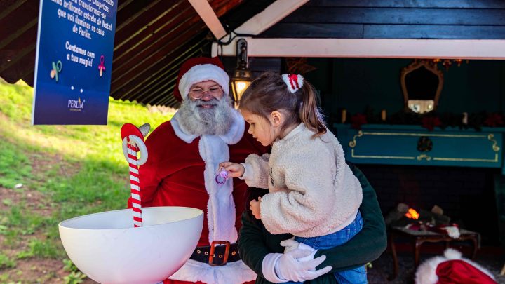 150 crianças entregam chupetas ao Pai Natal no Perlim em Santa Maria da Feira