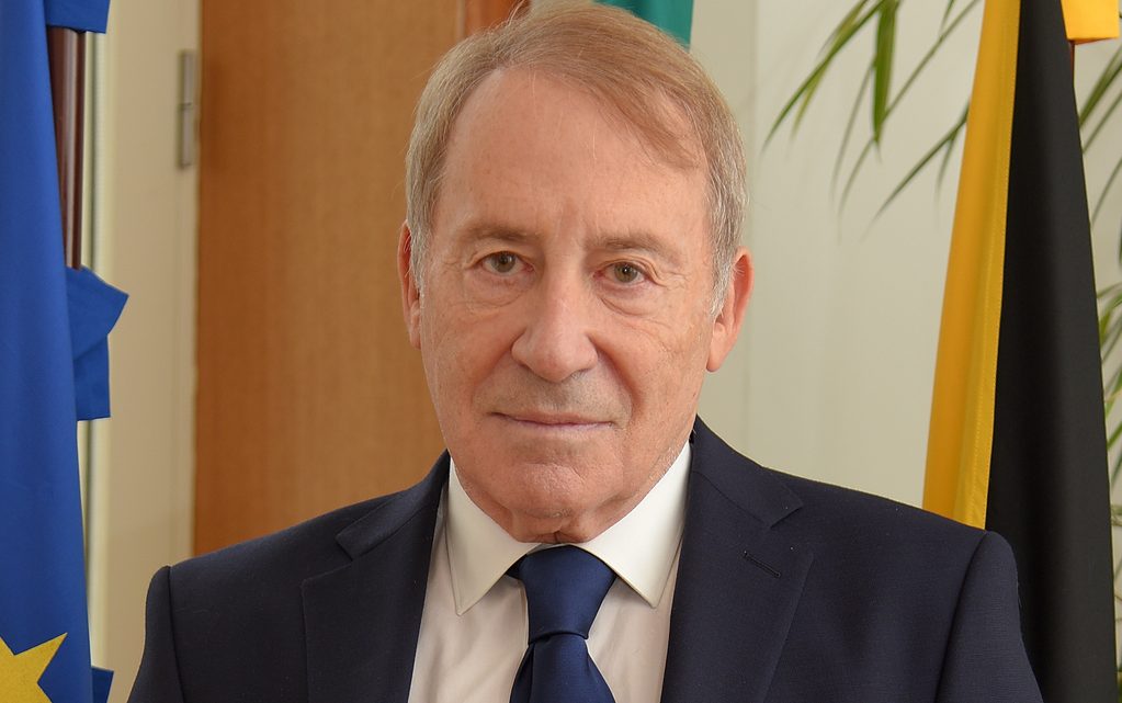 Câmara de Gaia baixa taxas do IRS das famílias e da derrama sobre as empresas