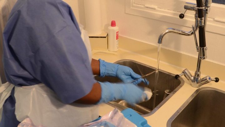 Câmara de Paredes tem de reintegrar e indemnizar funcionárias de limpeza dos centros de saúde