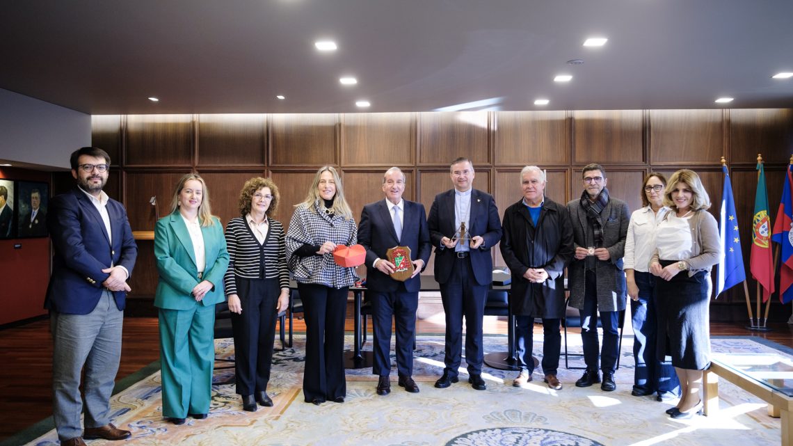 D. Américo Aguiar visitou a Câmara Municipal da Maia