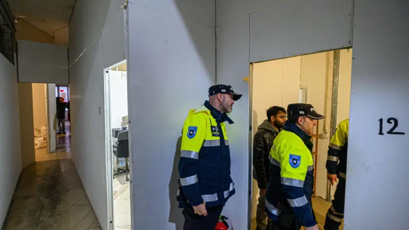 Câmara do Porto fecha edifício no centro histórico por condições ilegais de habitação