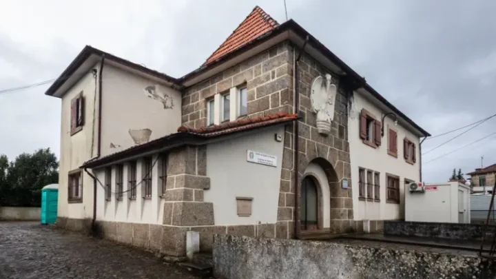 Reabilitação do antigo centro de saúde de S. Martinho do Campo avança em Santo Tirso