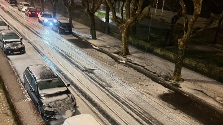 Chuva de granizo deixa de Vila do Conde coberta de branco