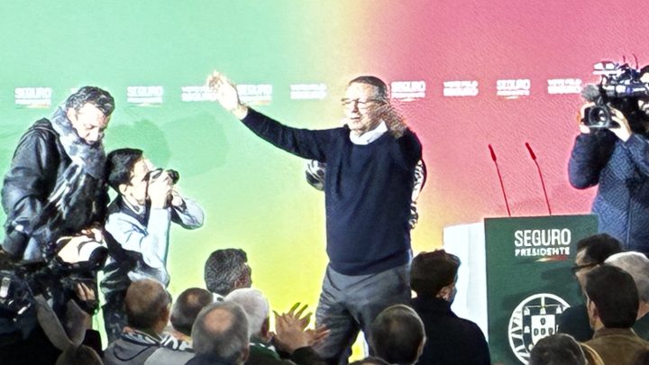 António José Seguro inicia campanha da segunda volta no distrito do Porto e pede respostas mais firmes à catástrofe da depressão Kristin