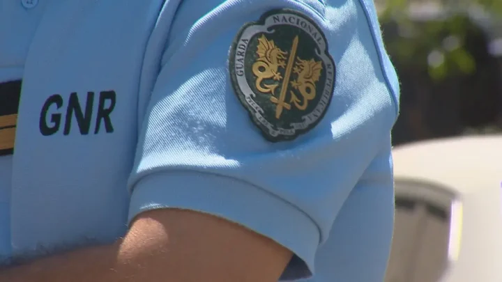 GNR recupera relógio furtado após trio usar distração de cariz sexual para roubar em Matosinhos