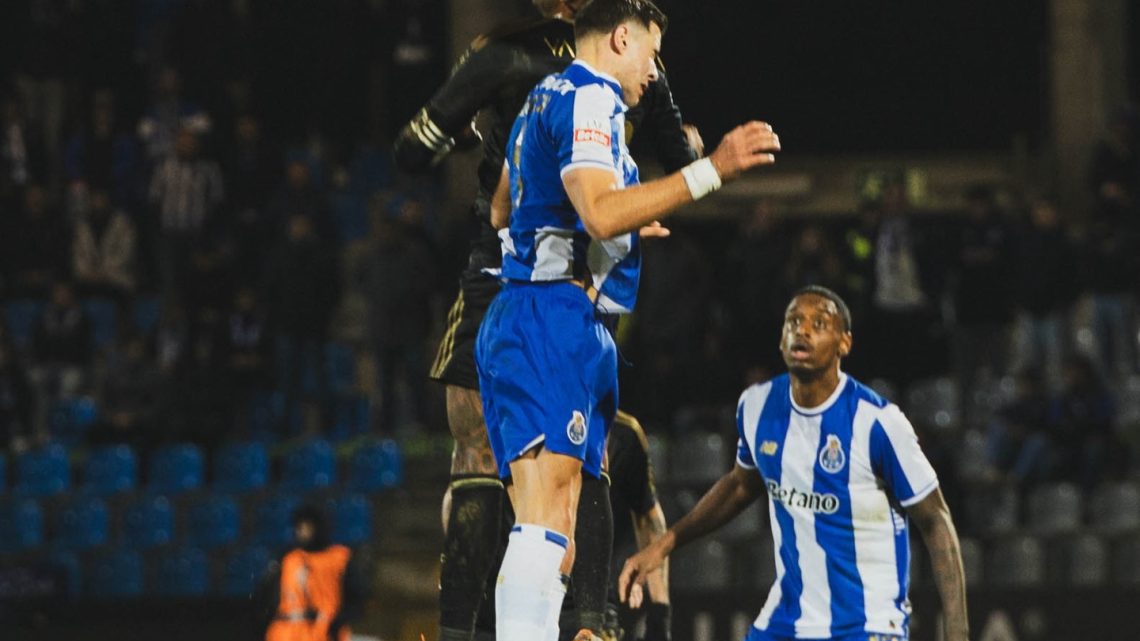 FC Porto perde pela primeira vez no campeonato em casa do Casa Pia e vê Sporting aproximar-se antes do clássico