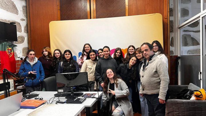 Alunos da Escola Secundária de Cinfães visitaram os estúdios da Rádio Metropolitana Porto