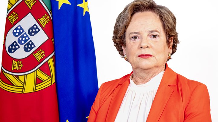 Maria Lúcia Amaral demite-se do cargo de Ministra da Administração Interna