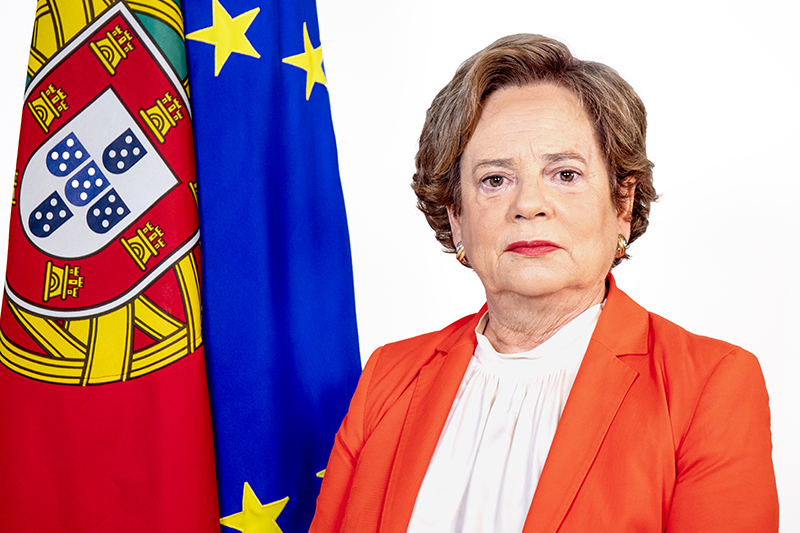 Maria Lúcia Amaral demite-se do cargo de Ministra da Administração Interna