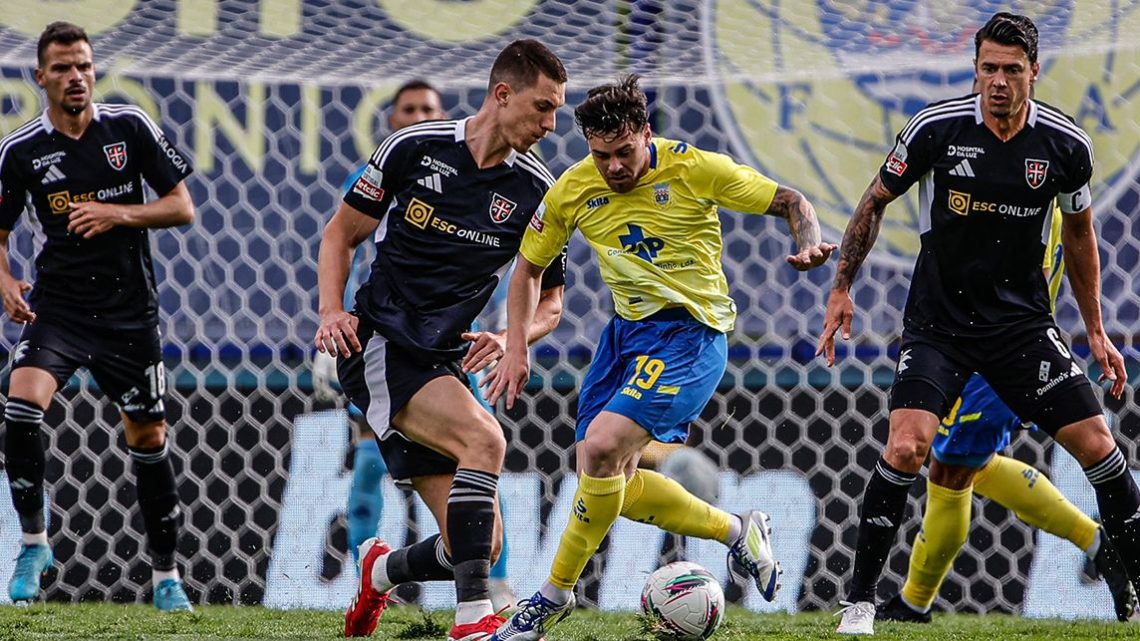 Arouca entra a vencer, mas cai em Rio Maior frente ao Casa Pia (3-2)