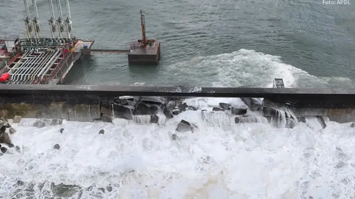 Tempestade Kristin agrava danos no quebra-mar de Leixões, mas navegação mantém-se segura