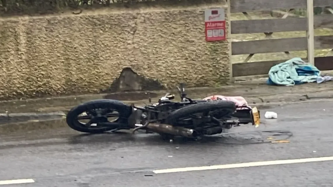 Motociclista fica em estado grave após colisão em Santa Maria da Feira