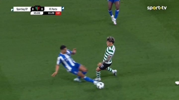 FC Porto perde em Alvalade (1-0), mas decisão da meia-final fica para o Dragão