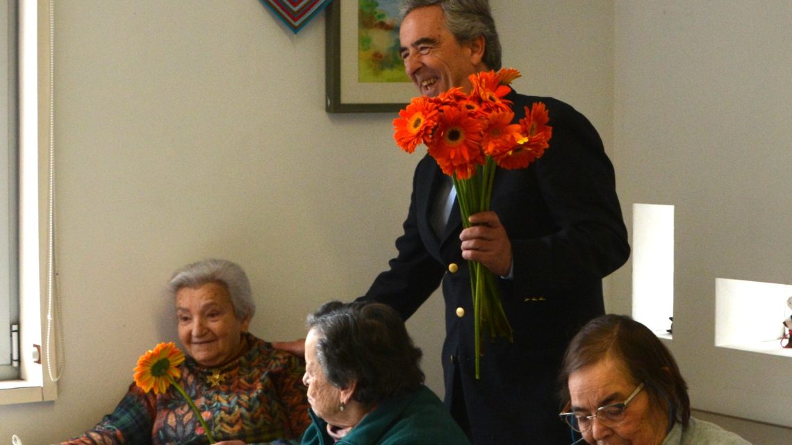 Presidente da Junta de Paranhos visita Associação Monte Pedral no Porto no âmbito do Dia Internacional da Mulher