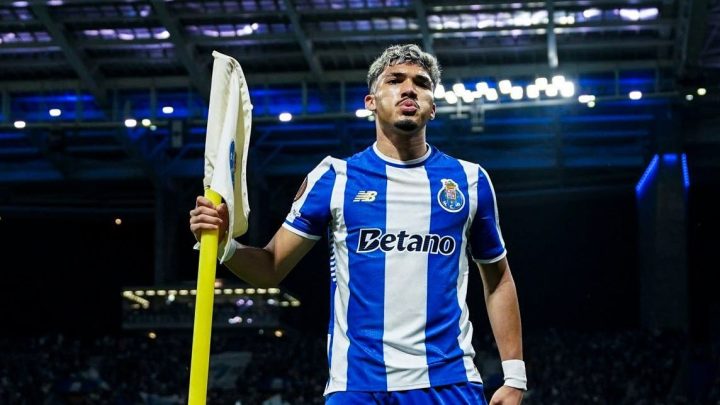 FC Porto vence Stuttgart (2-0) e segue para os quartos da Liga Europa